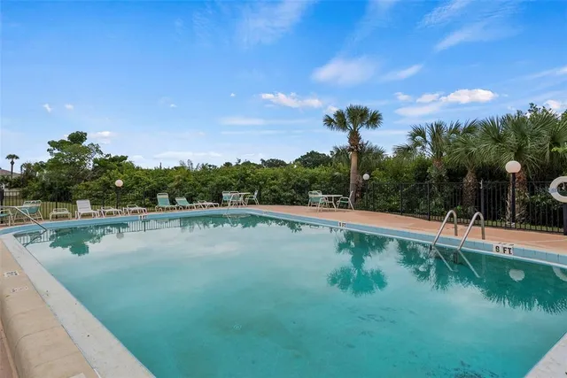 $159,000 | 1860 Massachusetts Avenue Northeast, Unit 206, St. Petersburg, FL 33703