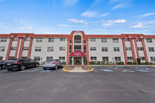 $159,000 | 1860 Massachusetts Avenue Northeast, Unit 206, St. Petersburg, FL 33703