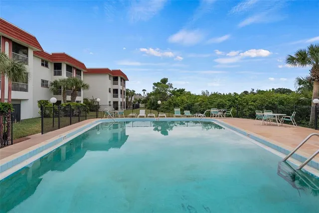 $159,000 | 1860 Massachusetts Avenue Northeast, Unit 206, St. Petersburg, FL 33703