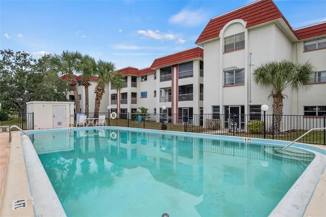 $159,000 | 1860 Massachusetts Avenue Northeast, Unit 206, St. Petersburg, FL 33703