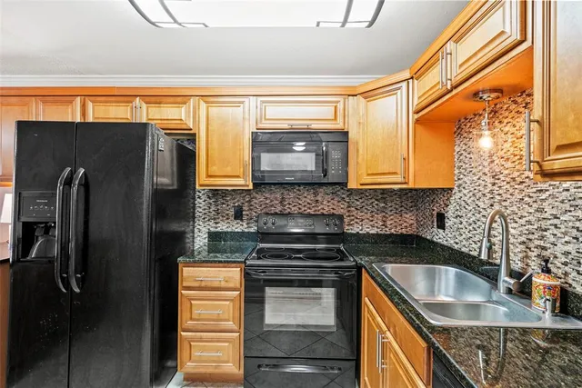 $159,000 | 1860 Massachusetts Avenue Northeast, Unit 206, St. Petersburg, FL 33703