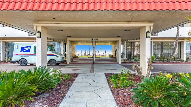 $2,900 | 18304 Gulf Boulevard, Unit 610, Redington Shores, FL 33708