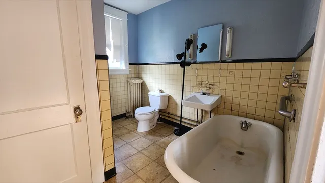 $400,000 | 132 Institute Road, Worcester, MA 01602