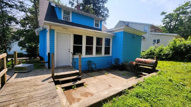 $400,000 | 132 Institute Road, Worcester, MA 01602
