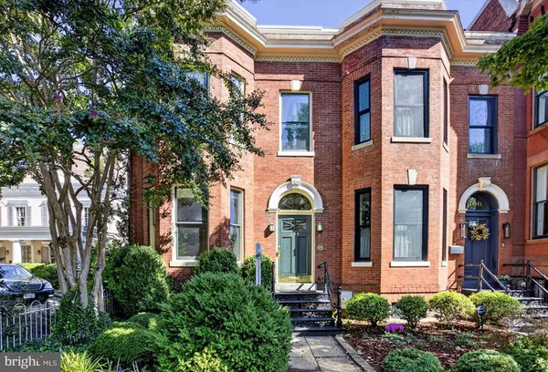 $1,375,000 | 304 A Street Southeast, Washington, DC 20003