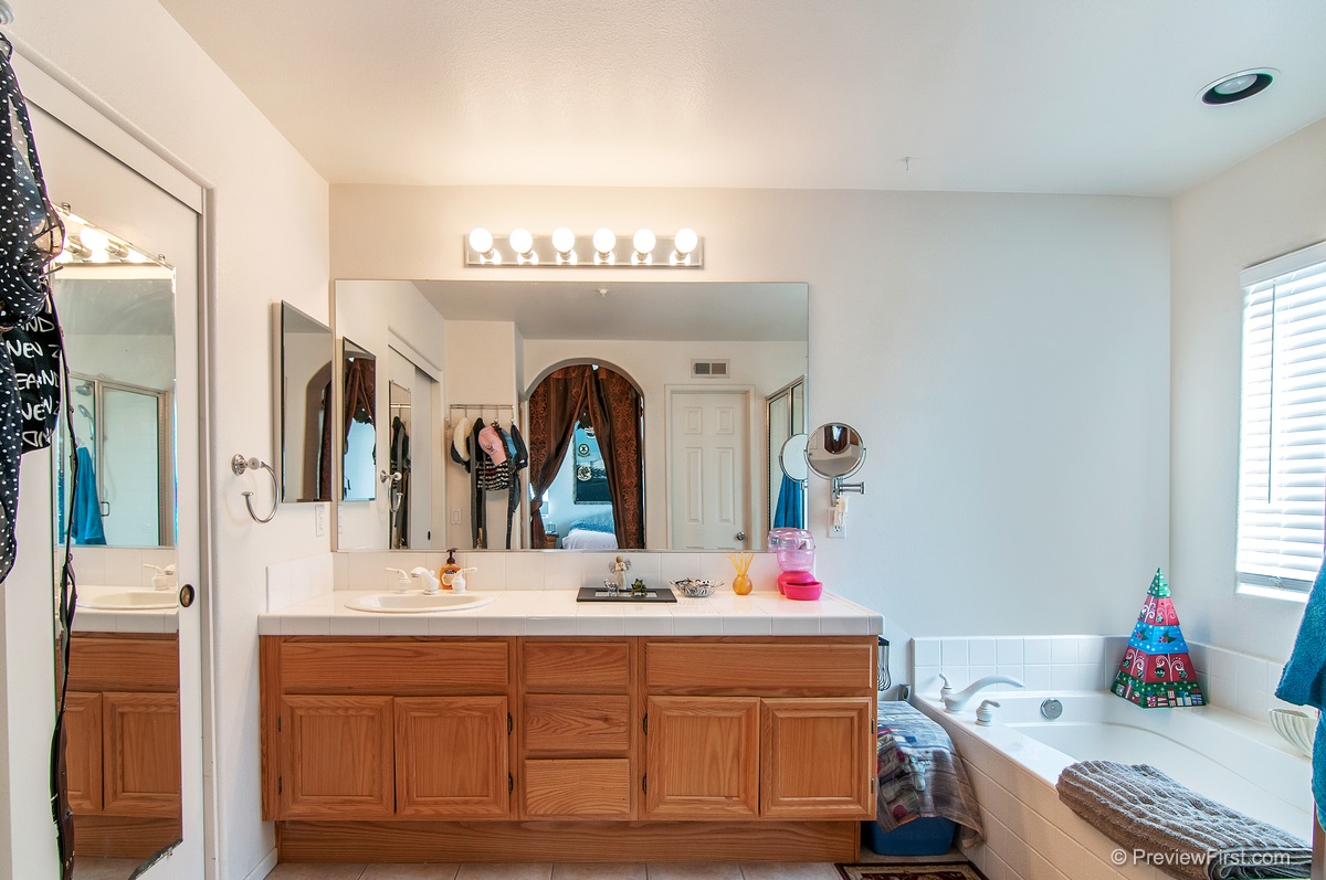 8577 Clifford Heights Road Santee, CA 92071 - Photo 21 of 25 Gallery Image 21