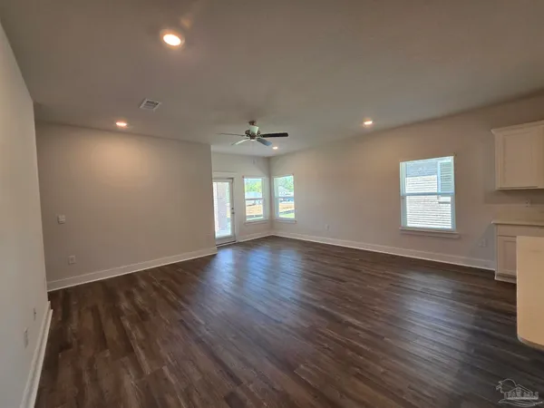 $2,300 | 5839 Sargassum Lane, Milton, FL 32583