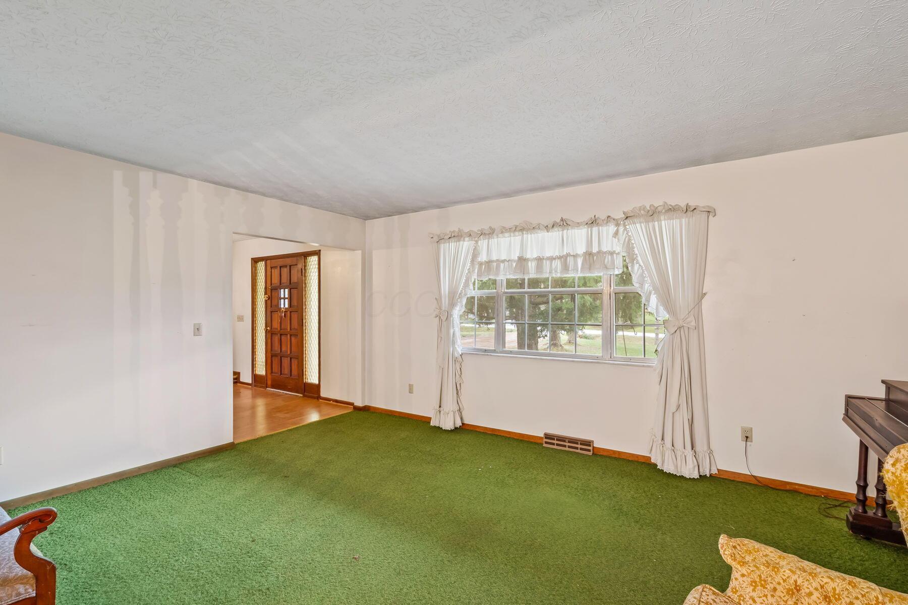 2260 Carriage Road Powell, OH 43065 - Photo 23 of 71 17-web-or-mls-2260 Carriage Rd-117