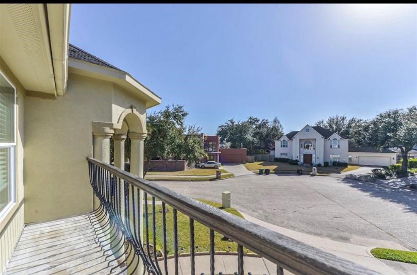 8002 Harbor Point Drive Houston, TX 77071 - Photo 4 of 25