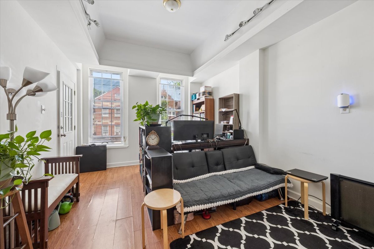 2946 South Loomis Street Chicago, IL 60608 - Photo 3 of 24