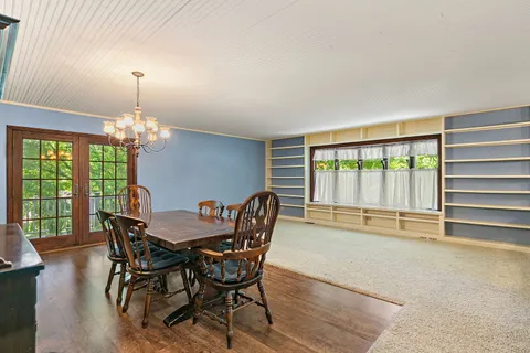 $405,000 | 2 Summit Avenue, East Dundee, IL 60118