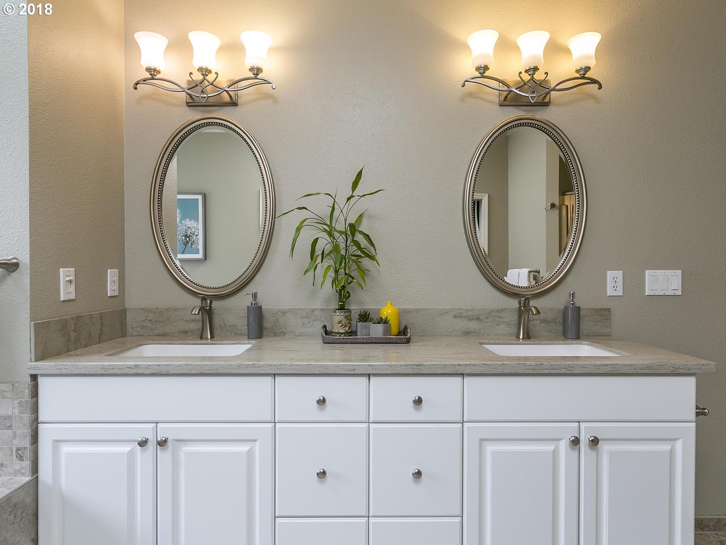 28568 Southwest Cascade Loop Wilsonville, OR 97070 - Photo 16 of 27 Bathroom