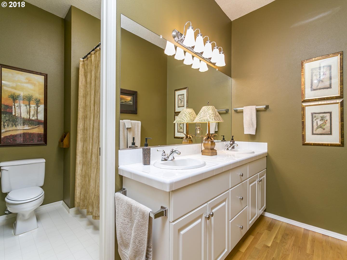 28568 Southwest Cascade Loop Wilsonville, OR 97070 - Photo 20 of 27 Bathroom
