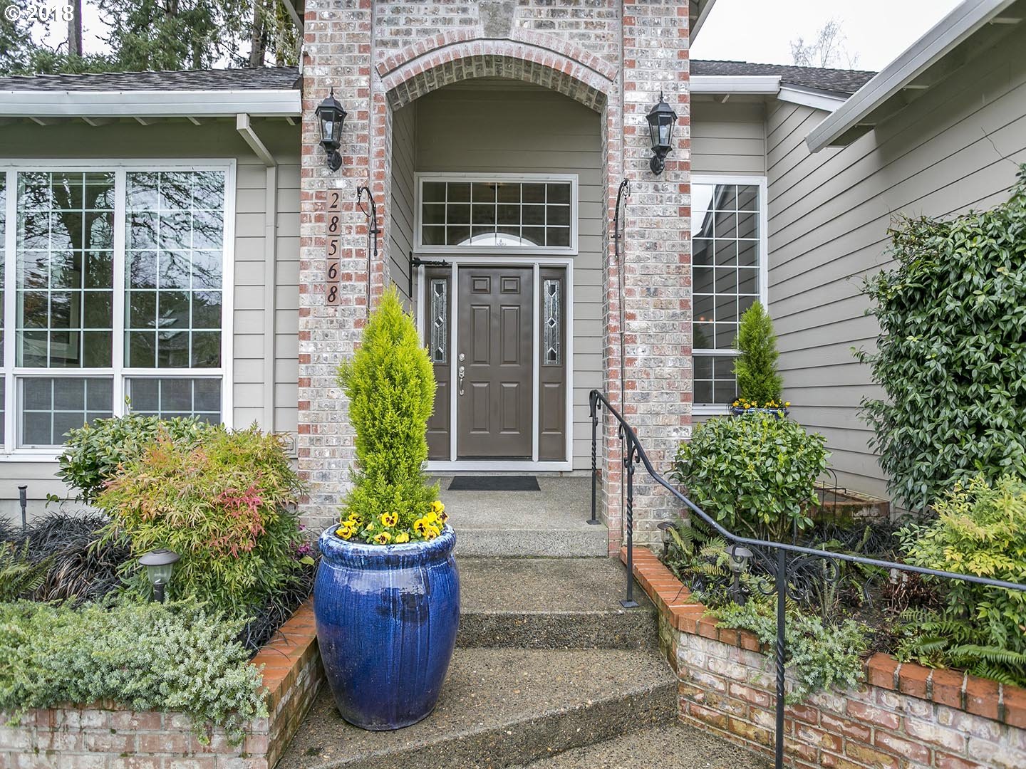 28568 Southwest Cascade Loop Wilsonville, OR 97070 - Photo 2 of 27 Gallery Image 2