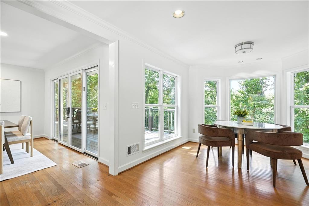 2569 Ridgewood Terrace Northwest Atlanta, GA 30318 - Photo 11 of 34