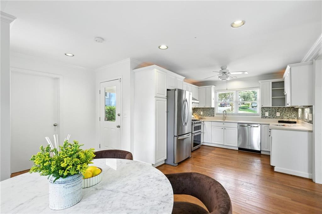 2569 Ridgewood Terrace Northwest Atlanta, GA 30318 - Photo 13 of 34