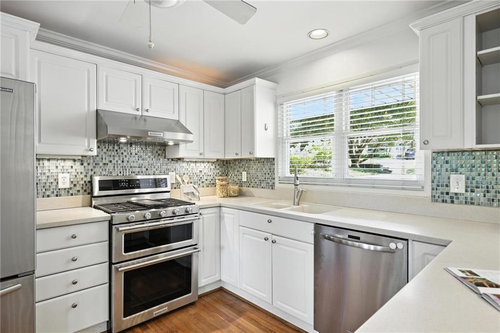 2569 Ridgewood Terrace Northwest Atlanta, GA 30318 - Photo 15 of 34