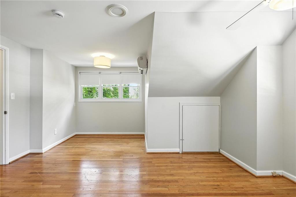 2569 Ridgewood Terrace Northwest Atlanta, GA 30318 - Photo 24 of 34