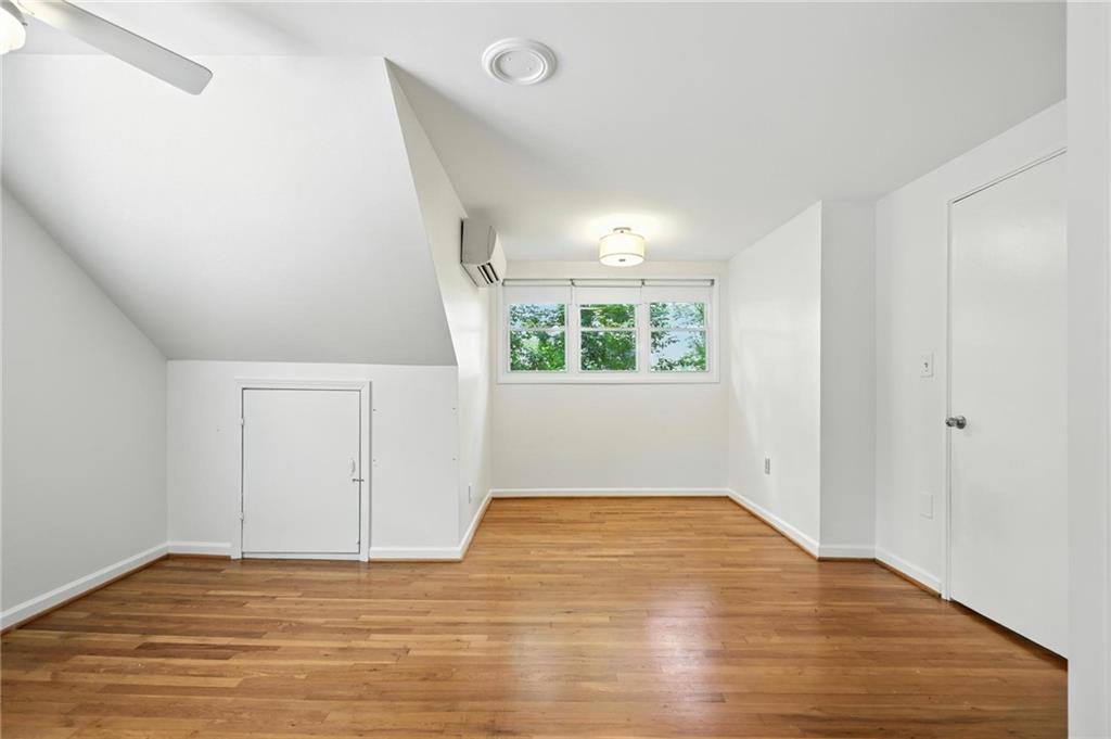 2569 Ridgewood Terrace Northwest Atlanta, GA 30318 - Photo 27 of 34