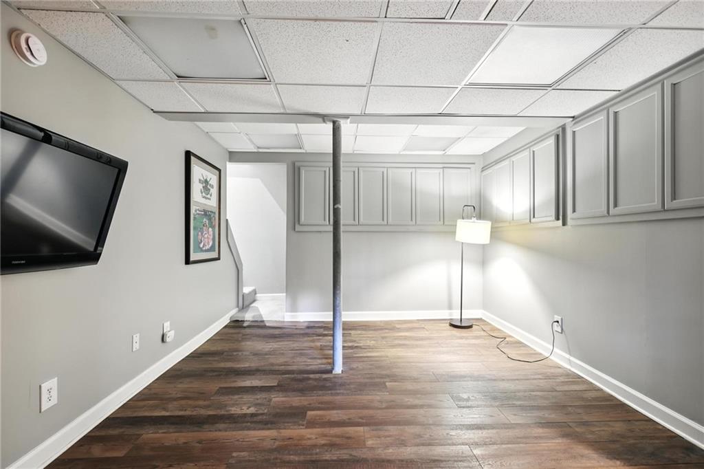 2569 Ridgewood Terrace Northwest Atlanta, GA 30318 - Photo 28 of 34