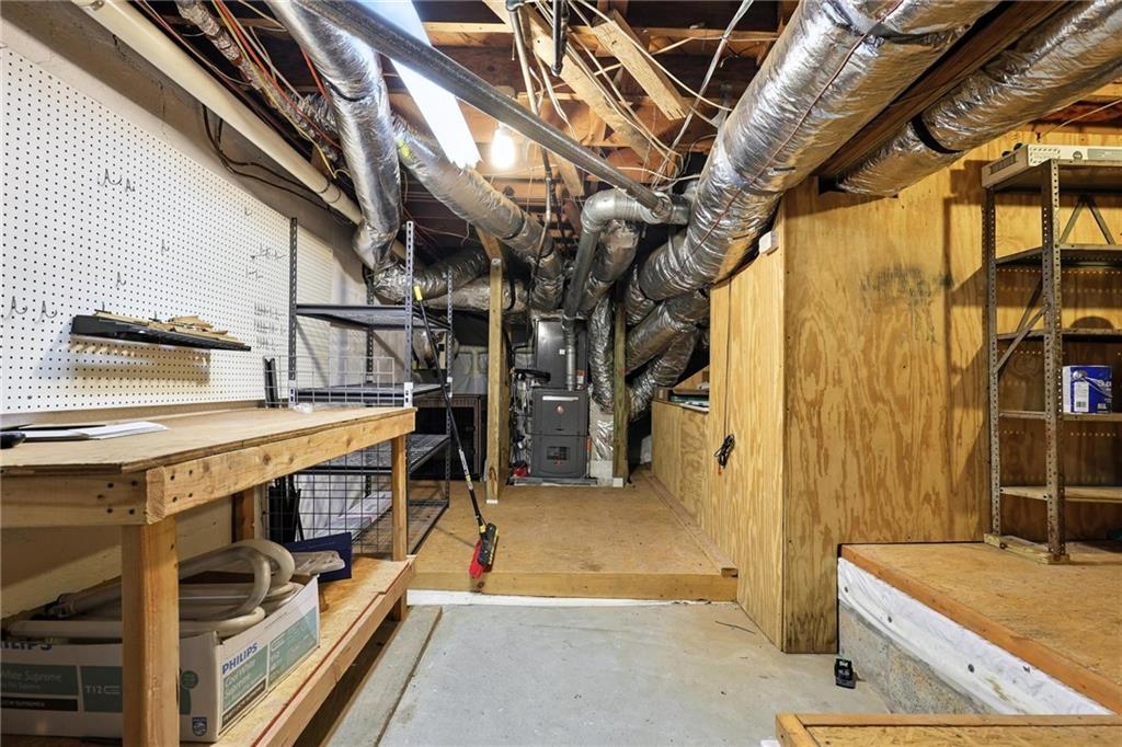 2569 Ridgewood Terrace Northwest Atlanta, GA 30318 - Photo 29 of 34