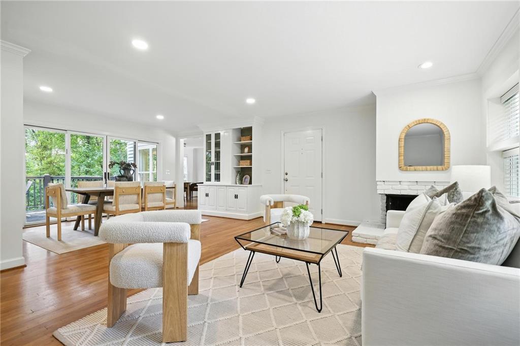 2569 Ridgewood Terrace Northwest Atlanta, GA 30318 - Photo 4 of 34