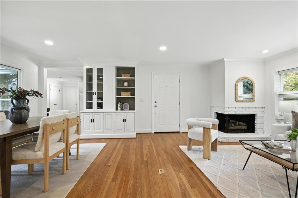 2569 Ridgewood Terrace Northwest Atlanta, GA 30318 - Photo 6 of 34