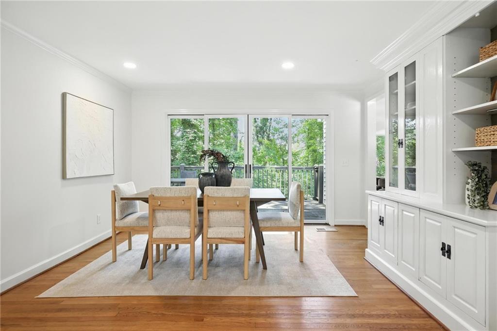 2569 Ridgewood Terrace Northwest Atlanta, GA 30318 - Photo 8 of 34