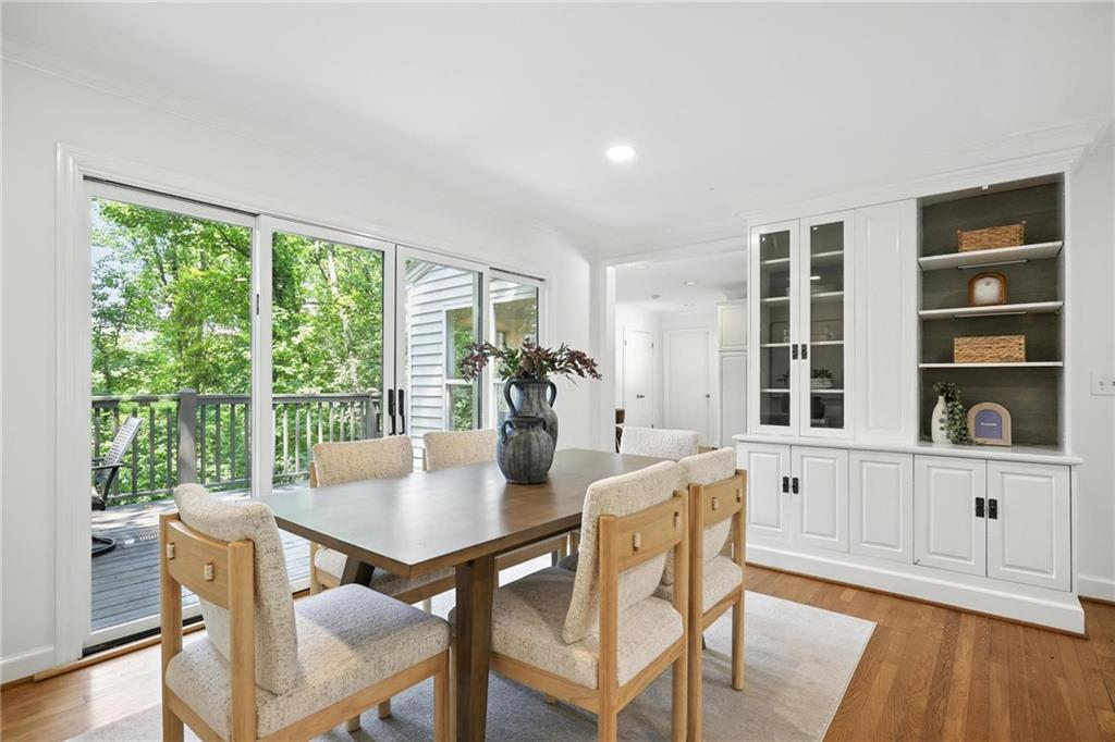 2569 Ridgewood Terrace Northwest Atlanta, GA 30318 - Photo 9 of 34