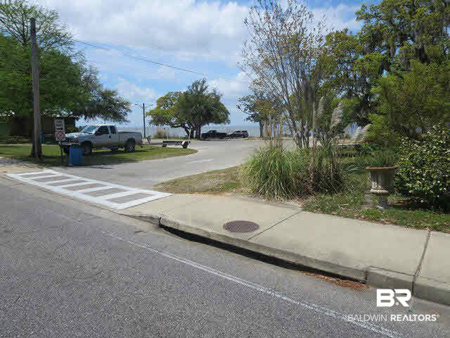 369 Mobile Street Fairhope, AL 36532 - Photo 5 of 11