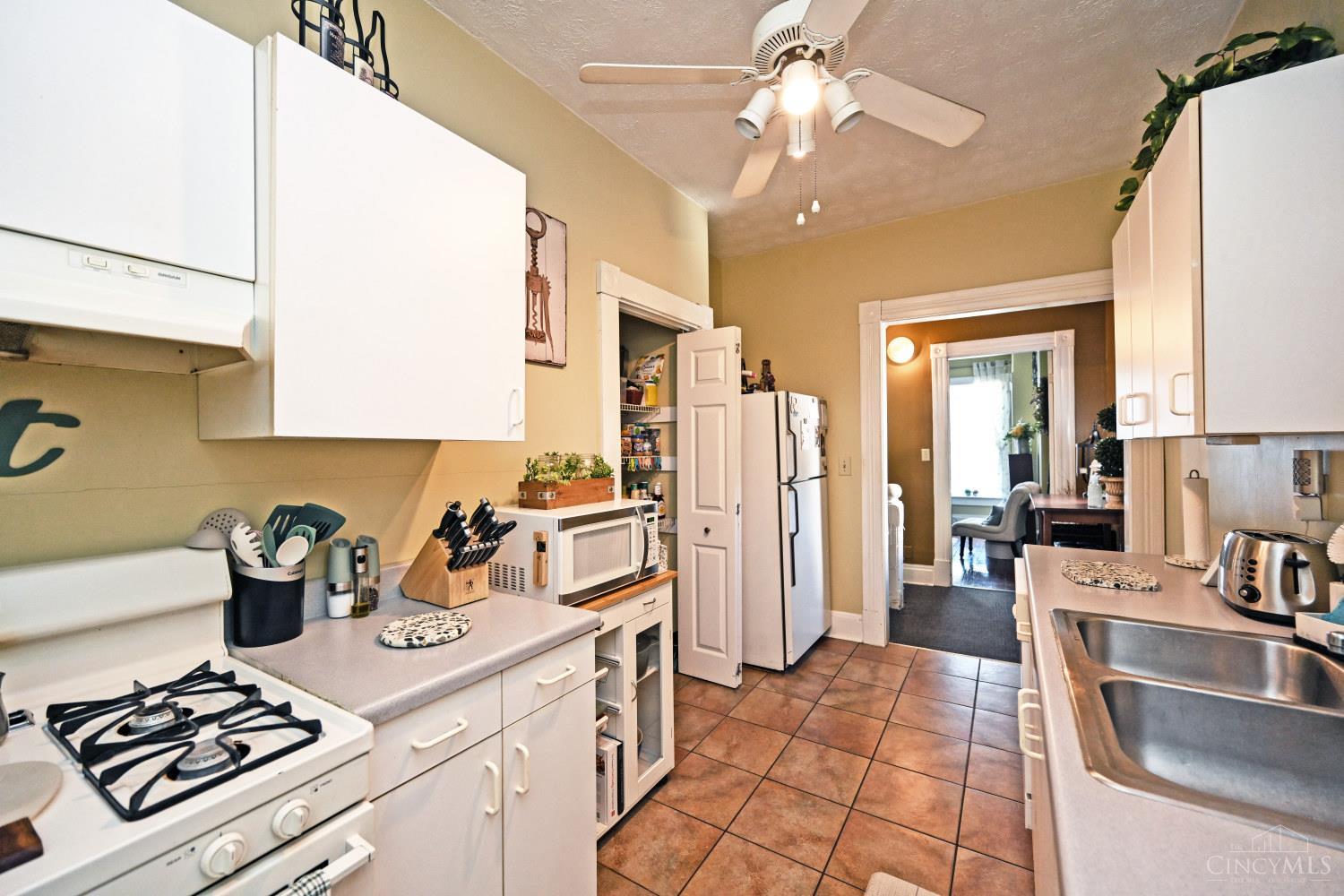 1520 William Howard Taft Road Cincinnati, OH 45206 - Photo 14 of 43