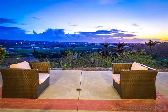 $1,350,000 | 6038 De La Rosa Lane, Oceanside, CA 92057