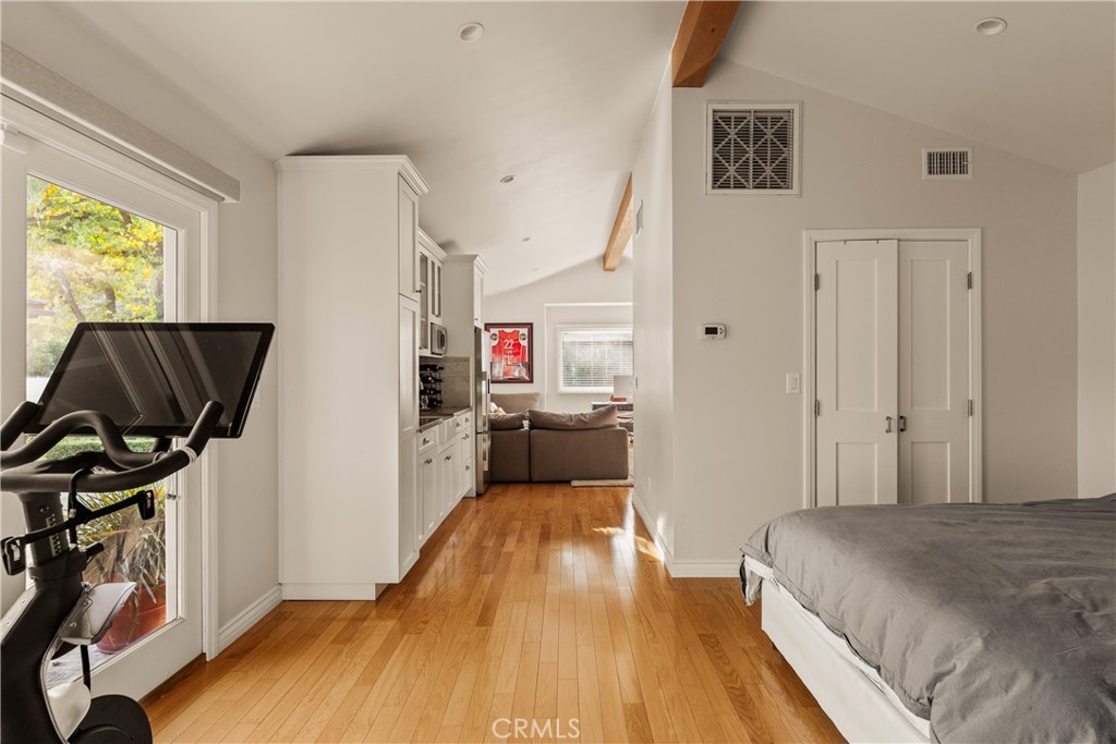 22370 Algunas Road Woodland Hills, CA 91364 - Photo 21 of 34