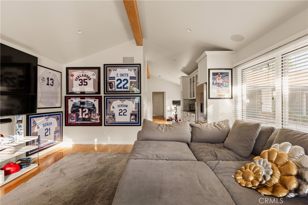 22370 Algunas Road Woodland Hills, CA 91364 - Photo 24 of 34