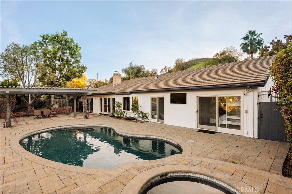 22370 Algunas Road Woodland Hills, CA 91364 - Photo 26 of 34