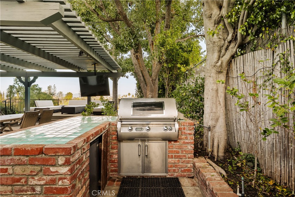 22370 Algunas Road Woodland Hills, CA 91364 - Photo 28 of 34