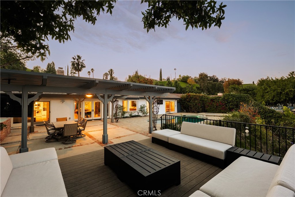 22370 Algunas Road Woodland Hills, CA 91364 - Photo 29 of 34