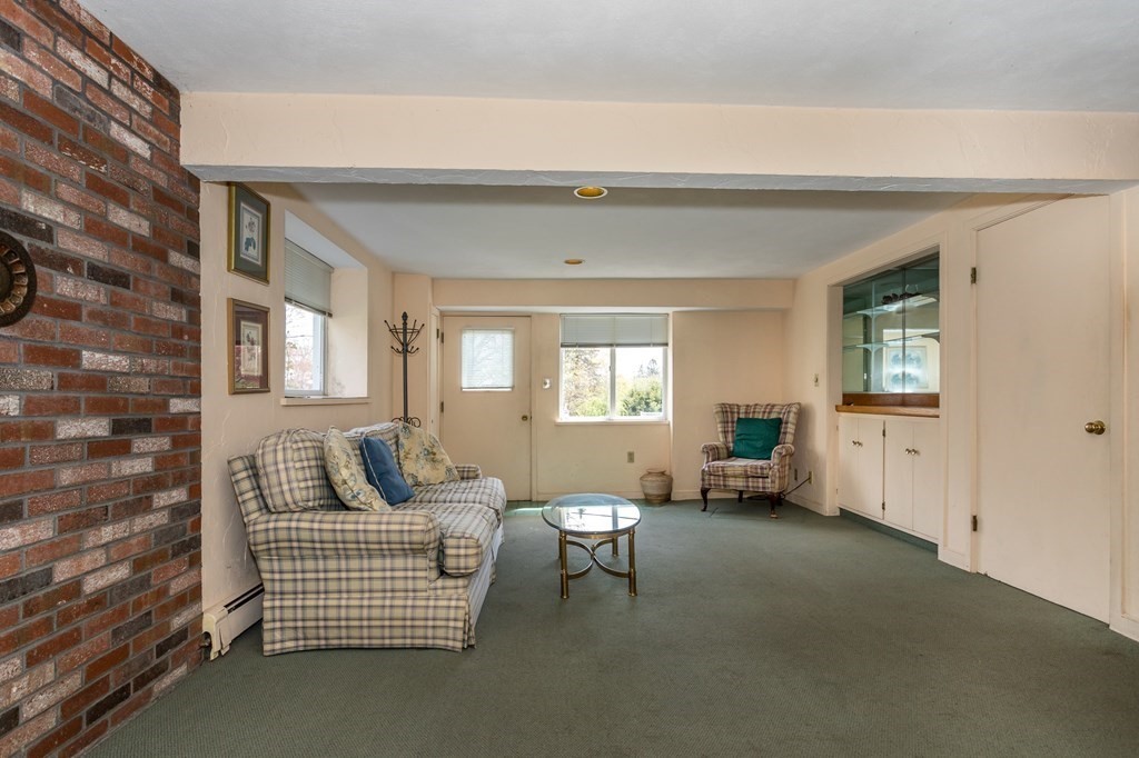 106 Shirley Road Waltham, MA 02452 - Photo 14 of 18 Gallery Image 14