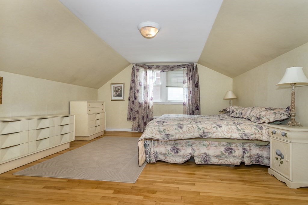 106 Shirley Road Waltham, MA 02452 - Photo 10 of 18 Gallery Image 10
