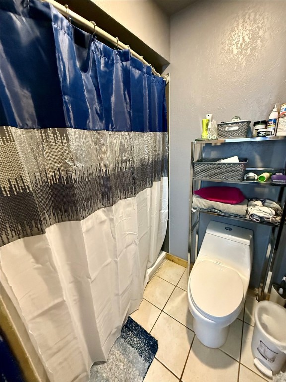 903 McGuill Road Goliad, TX 77963 - Photo 9 of 17 a bathroom with a toilet and a sink