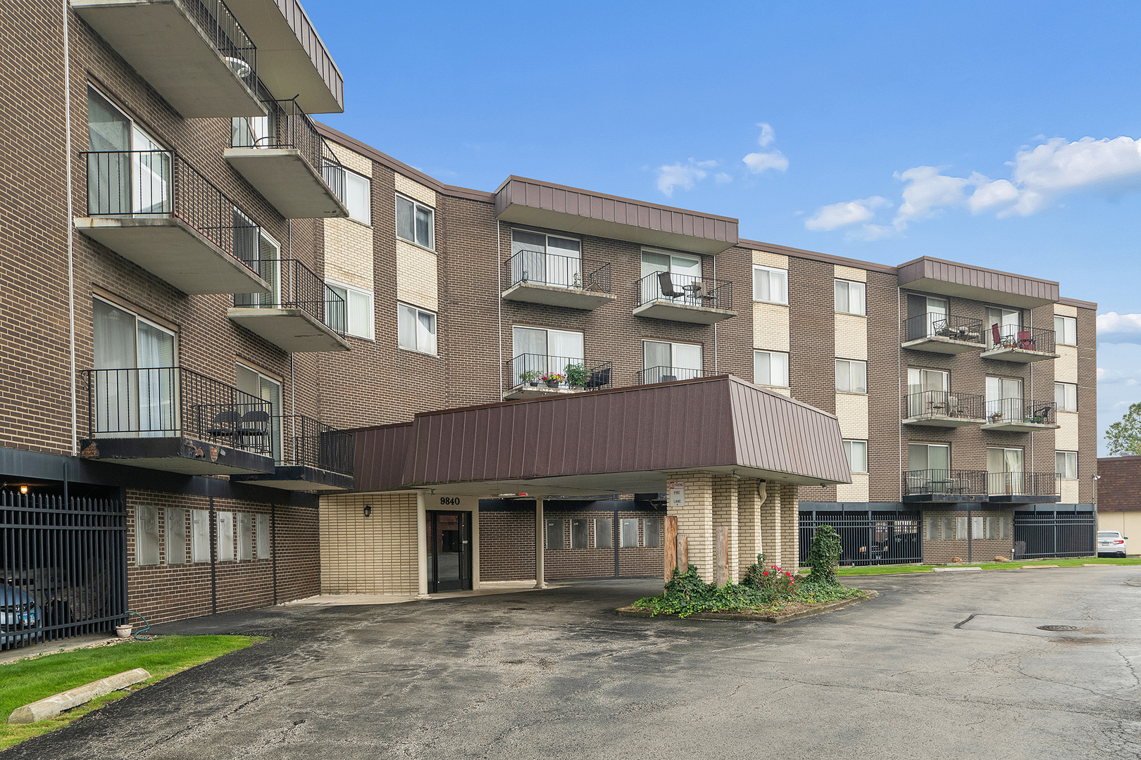 9840 South Pulaski Road, Unit 106 Oak Lawn, IL 60453 - Photo 2 of 31