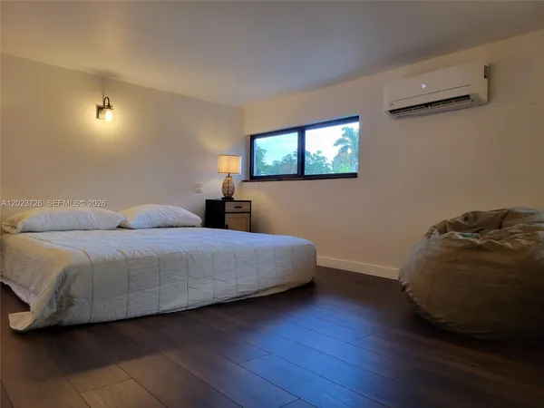 $2,300 | 5866 Southwest 60th Street, Unit 3, Miami, FL 33143