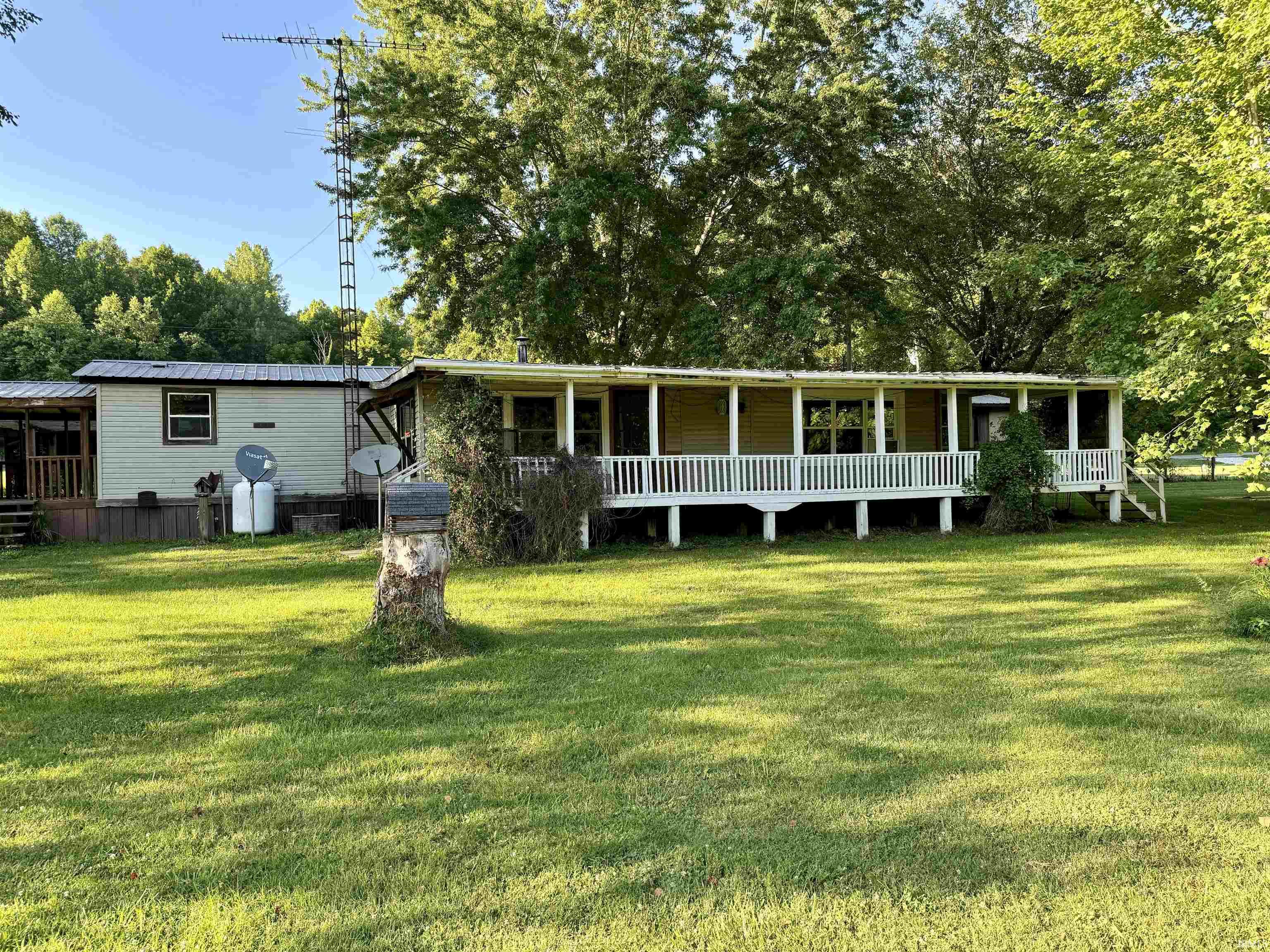 4462 East Tulip Road Bloomfield, IN 47424 - Photo 3 of 22