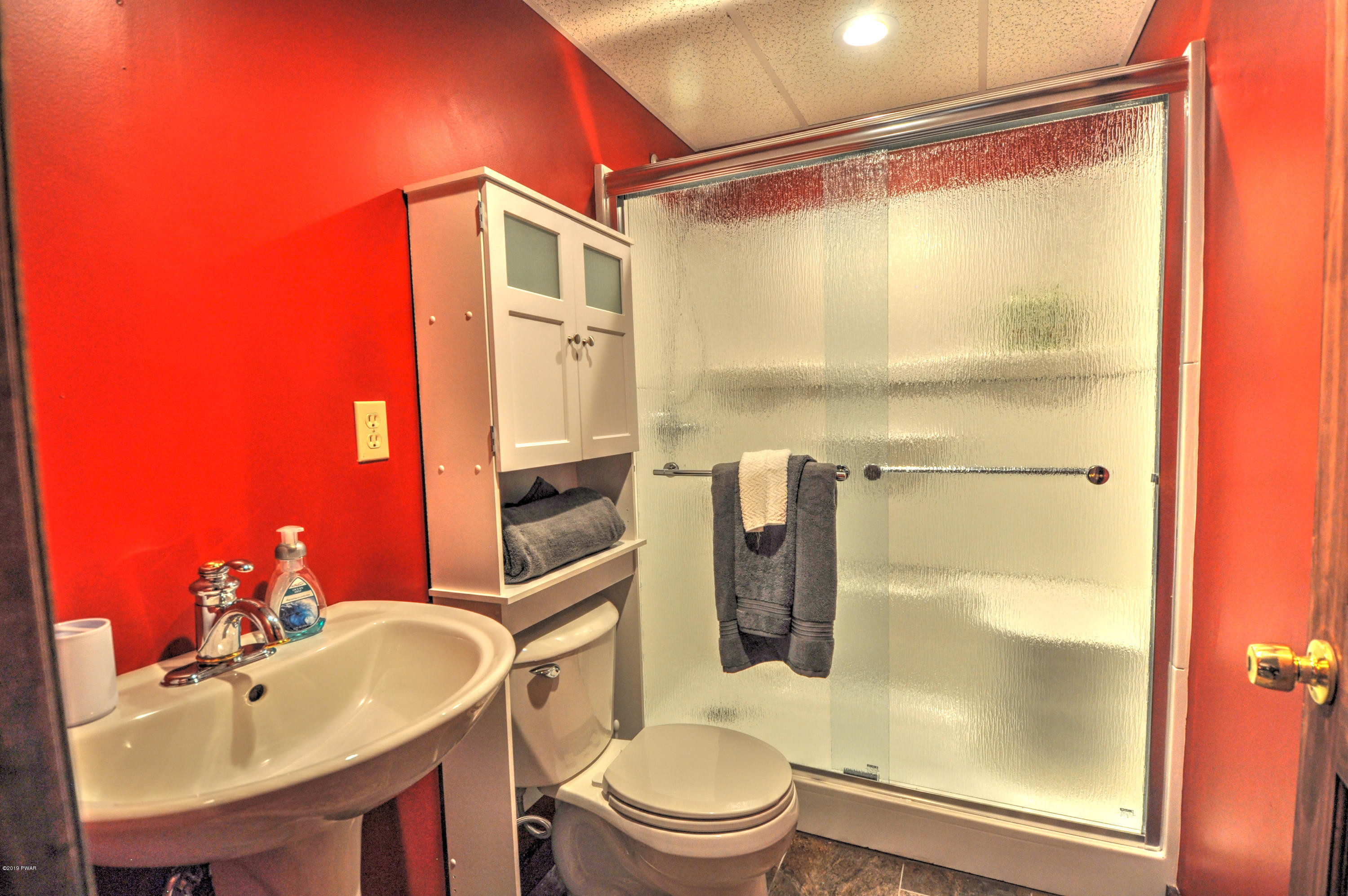 301 Lakeview Road Lackawaxen, PA 18435 - Photo 29 of 37 28-Bathroom