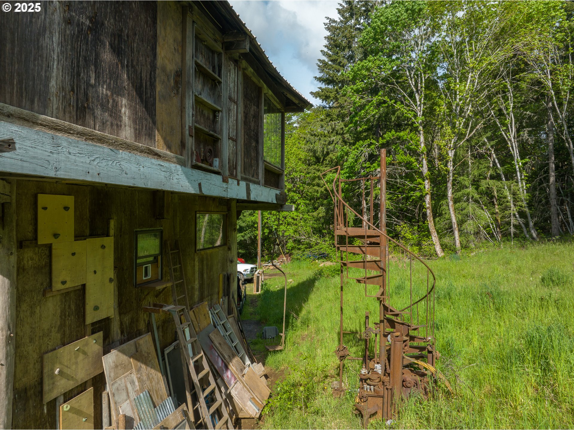 13 Southwest Arnett Road White Salmon, WA 98672 - Photo 19 of 25 a view of balcony