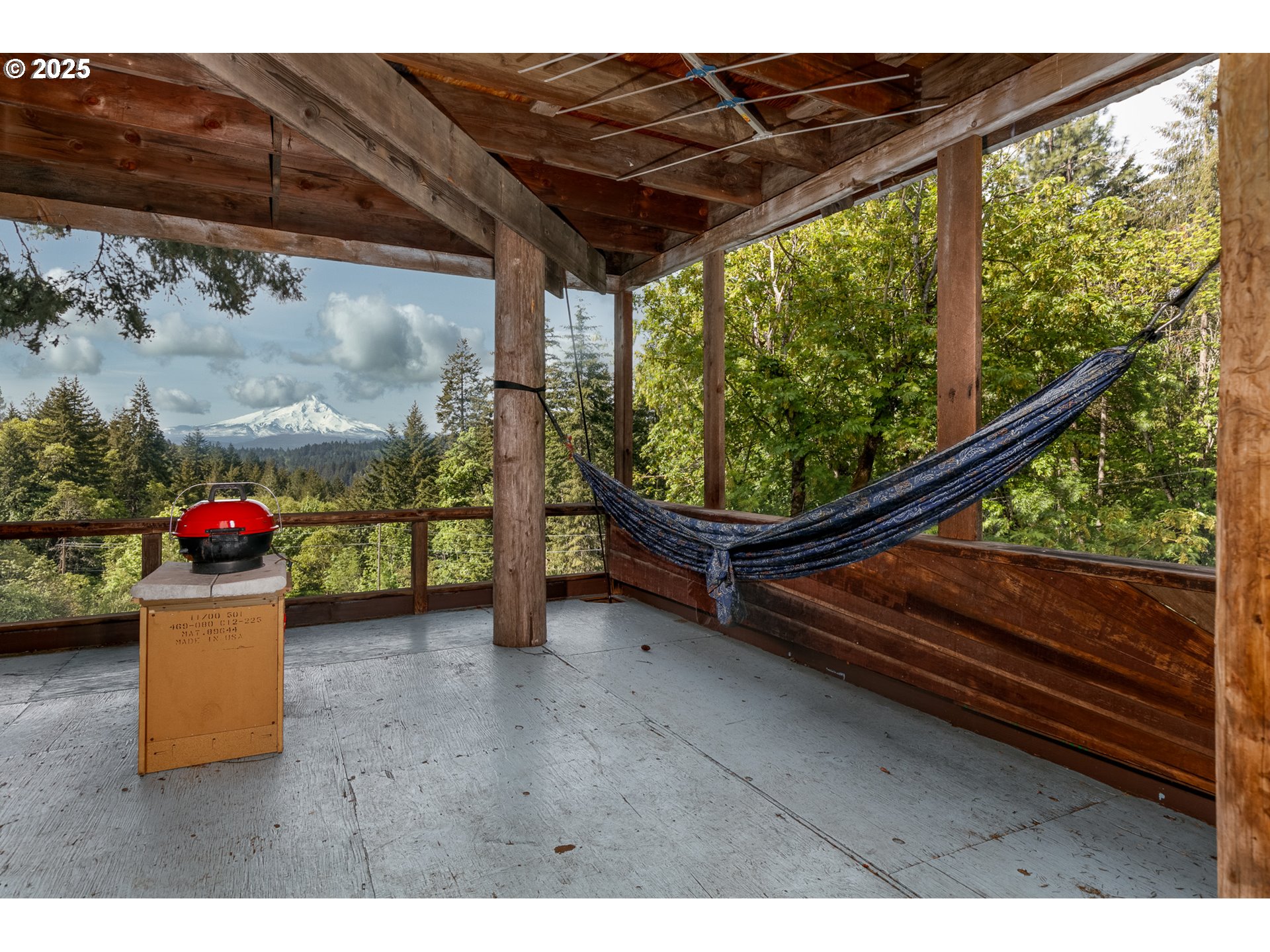 13 Southwest Arnett Road White Salmon, WA 98672 - Photo 2 of 25 a view of two chairs in the patio
