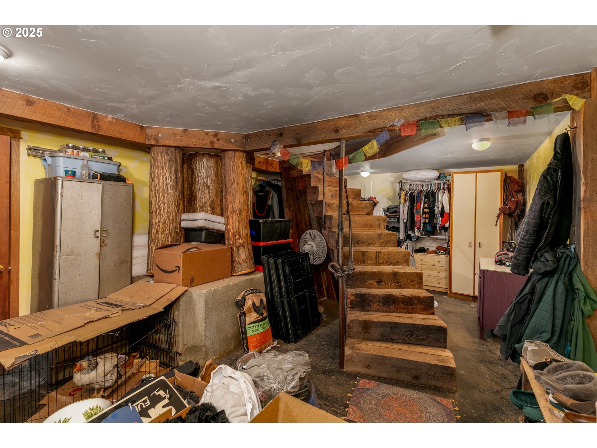 13 Southwest Arnett Road White Salmon, WA 98672 - Photo 7 of 25 a view of a room with gym equipment