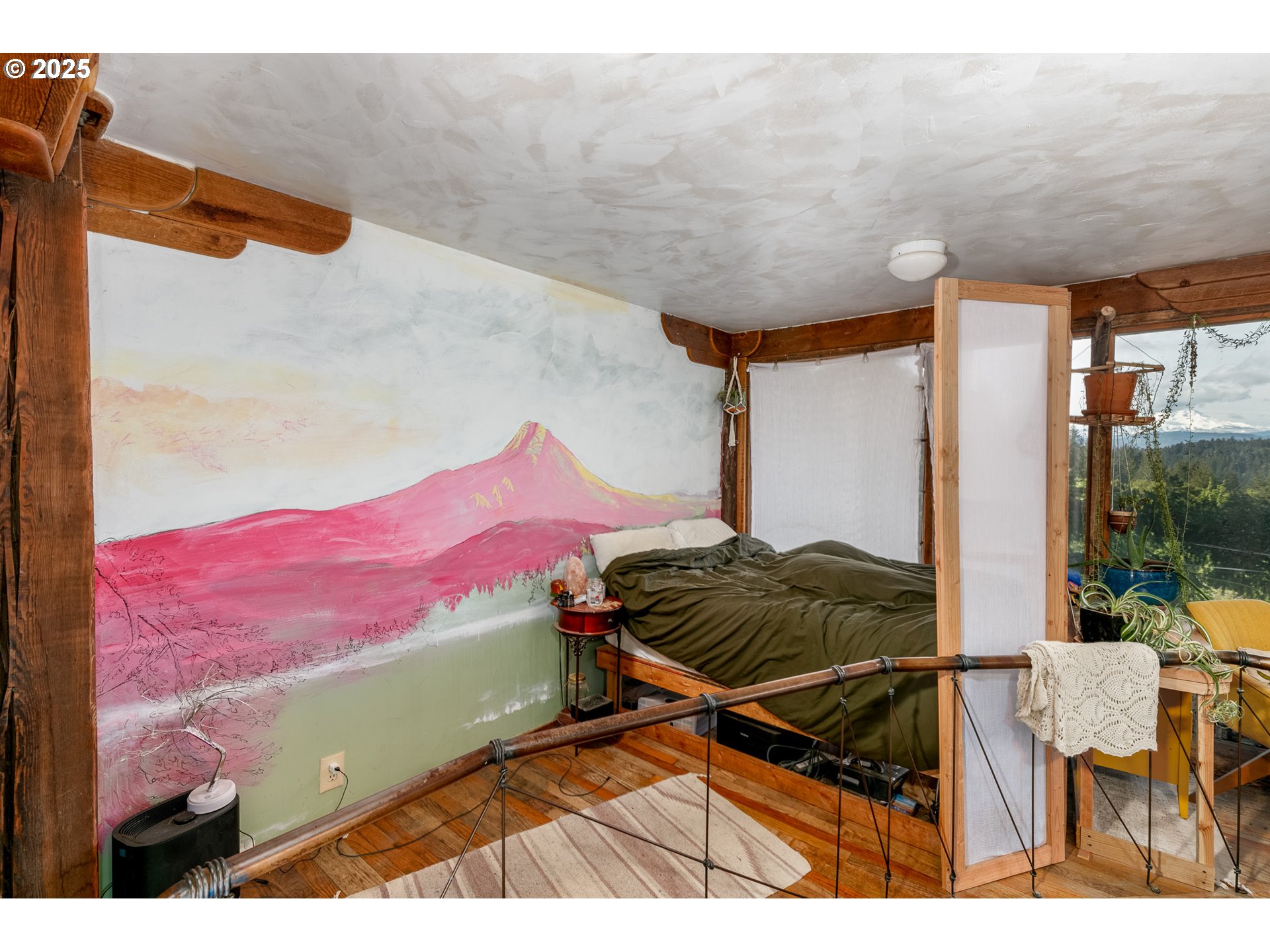 13 Southwest Arnett Road White Salmon, WA 98672 - Photo 10 of 25 a view of balcony with a potted plant