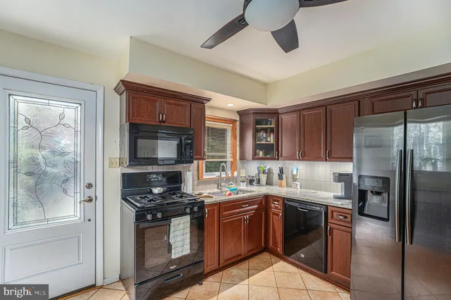 $424,000 | 1585 Edgewood Avenue, Abington, PA 19001