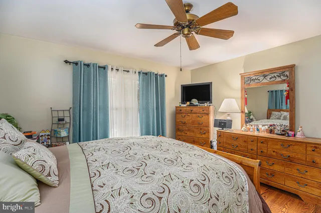 $424,000 | 1585 Edgewood Avenue, Abington, PA 19001